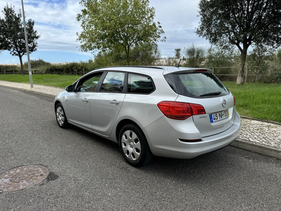 Opel Astra 1.3 CDTI 198000 kms . 1 proprietario em bom estado.