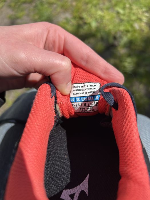 Бігові кросівки MIZUNO Wave Ultima 13