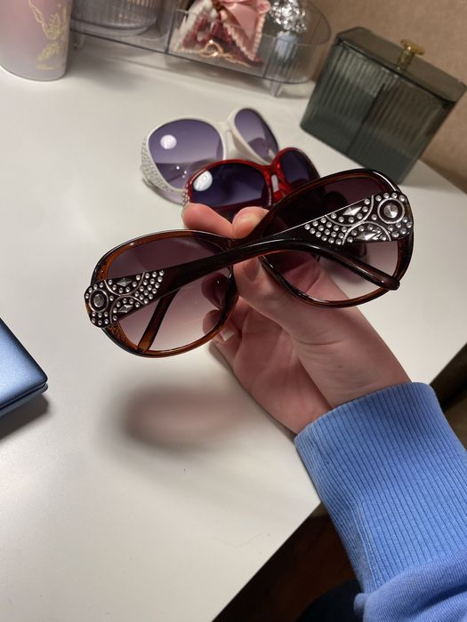 Окуляри в стилі 2000-х, y2k