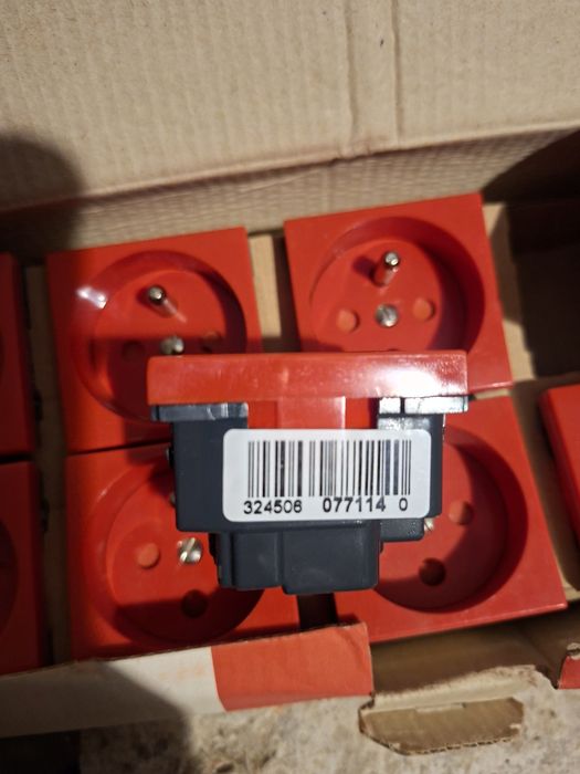 LEGRAND 77114 gniazdo elektryczne pojedyncze 16A DATA Mosaic l