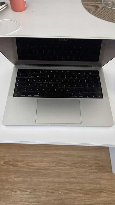 Macbook M2 Pro 2023