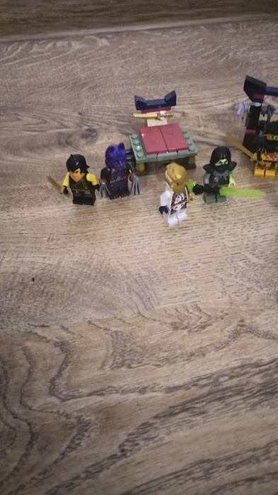 LEGO ninjago zestaw figurki i budowle