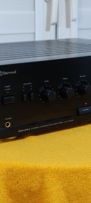 Wzmacniacz SherwoodAX 7010R. Pięknie grający