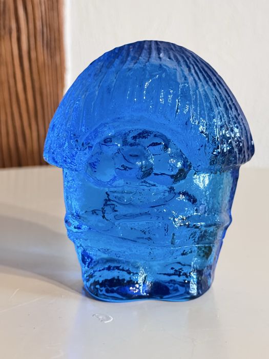 Niebieska szklana figurka troll Bergdala Szwecja vintage