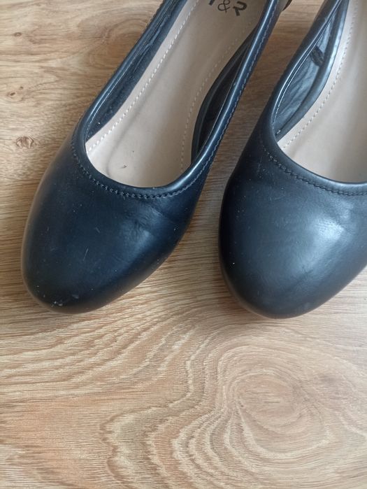Czarne buty damskie na koturnie  r. 40