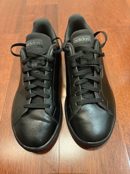 Sapatilhas Adidas Court tamanho 41 1/3 como novos