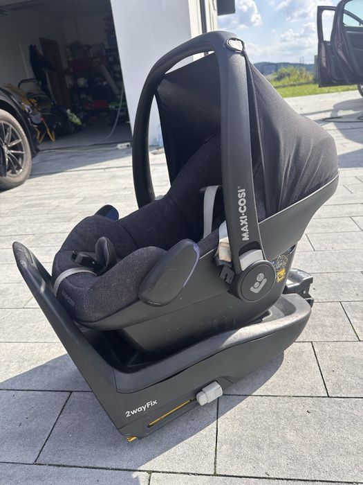Fotelik samochodowy Maxi-Cosi Pebble Pro z bazą 2WayFix