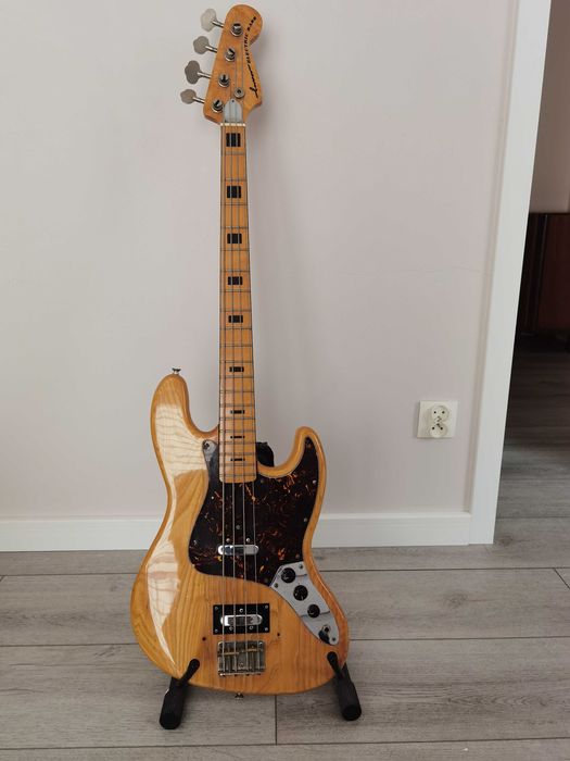 Luxor Electric Bass