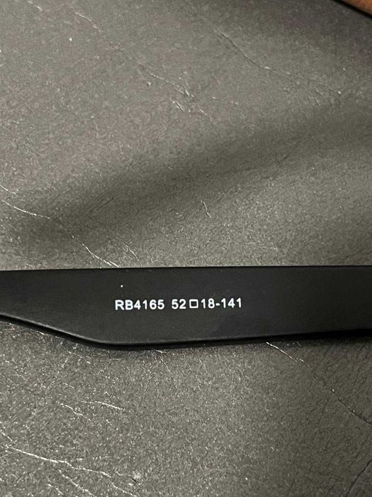 Продаю Ray-Ban Justin RB4165 Matte Black 54мм