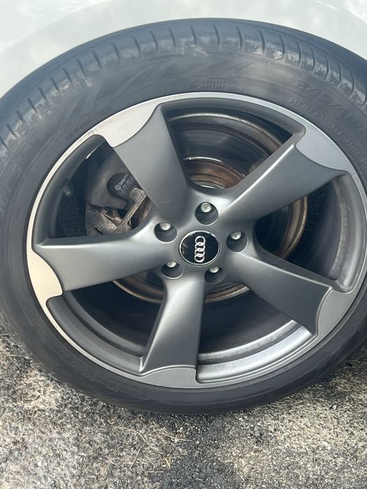 Jantes Audi de 18 polegadas usadas apenas 5 meses no carro estao novas
