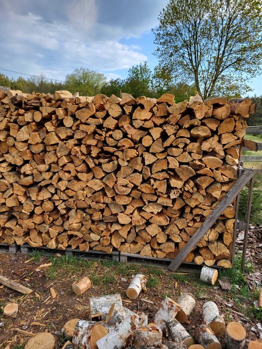 Drewno opałowe i kominkowe sosna, brzoza, dąb, olcha, jesion