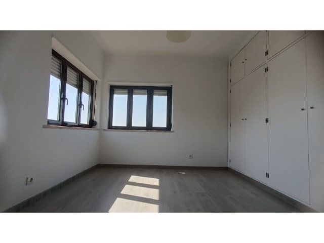 Alugo apartamanto t2 estoril perto casino