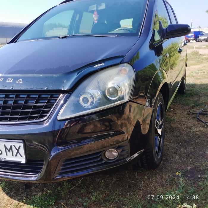 Опель зафіра. Багато чого зроблено по машині.