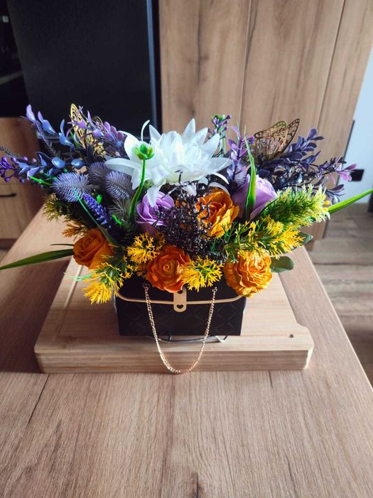 Flower box- koszyk kwiatowy  na prezent.