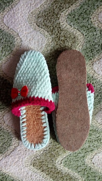 Продам тапочки комнатные.