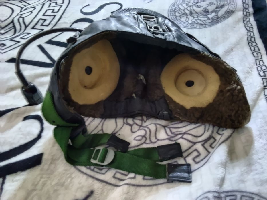 Шлем шкіряний  в гарному стані