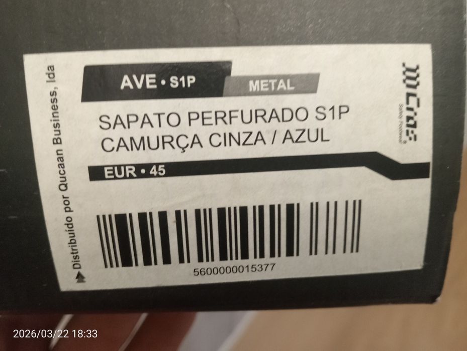 Sapatos de trabalho com palmilha de aço e também biqueira de aço