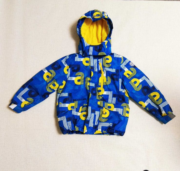 Зимняя детская куртка от бренда Icepeak .