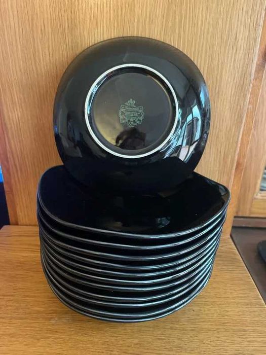 Pratos pretos fundos (12) Pagnossin ironstone