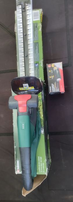 Corta sebes e lanterna a bateria 12v Parkside