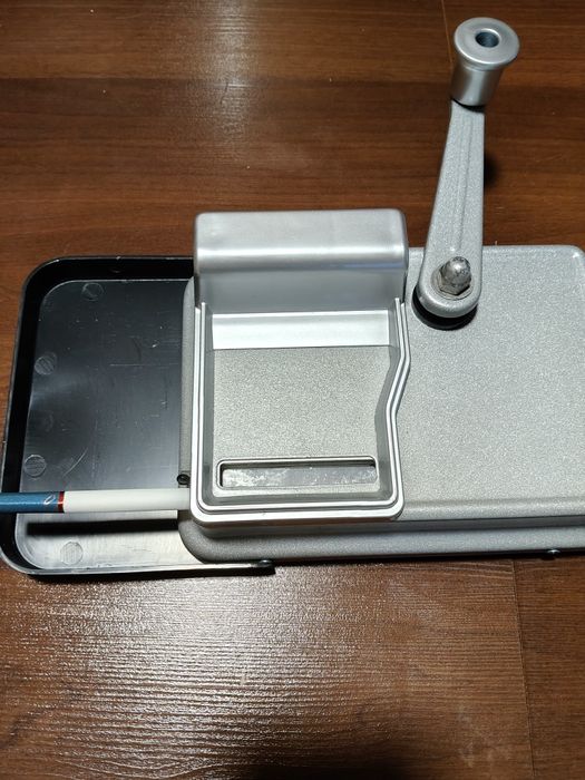 продам ручну поршневу машинку для наповнення заготовок діаметром 80 мм