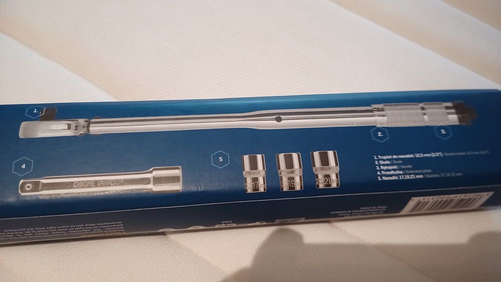 Klucz dynamometryczny 1/2 28-210Nm z nasadkami