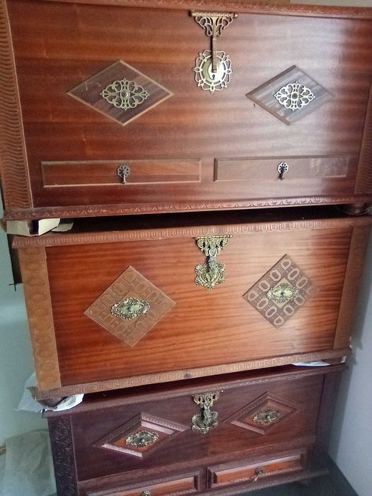 3 arcas antigas em bom estado
