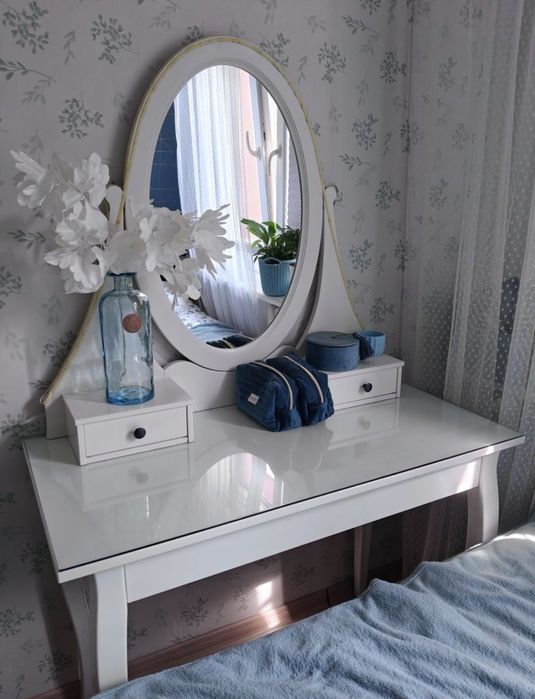 Stolik toaletka Ikea Hemnes