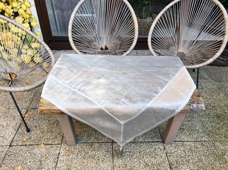 Efektowny srebrny obrus, szyfon, 112 x 118cm, lekki polysk