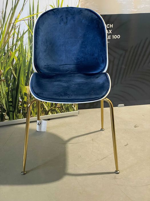 Krzesło MILAN– niebieskie, tapicerowane, złote nogi glamour nowoczesne