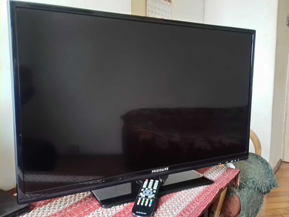 Tv LED 32 cale ! Full HD 1920 x 1080p, Dvb-T2 H.265 HEVC, 3 x HDMI + pilot