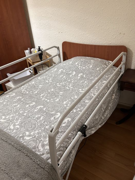Cama Articulada Elétrica + Colchão Anti-Escaras + Comando + Manual