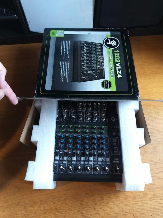 Mesa Mistura Mackie 1202 VLZ4