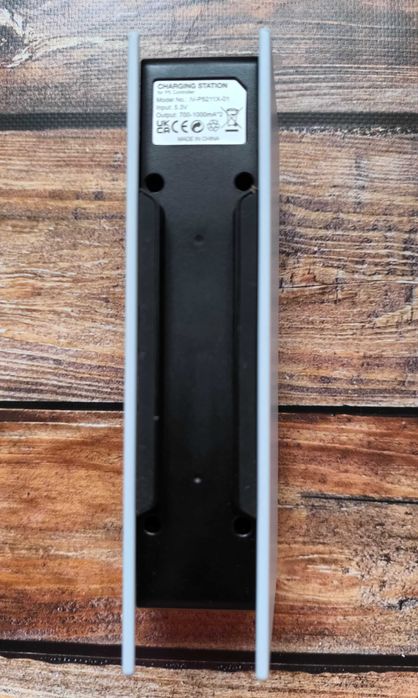 Stacja ładująca do kontrolera PS5