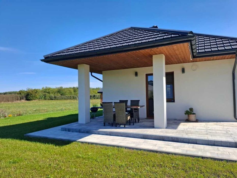 Domek wśród Jabłonek-domek do wynajęcia nieopodal  Sandomierza i Jeziora Tarnobrzeskiego