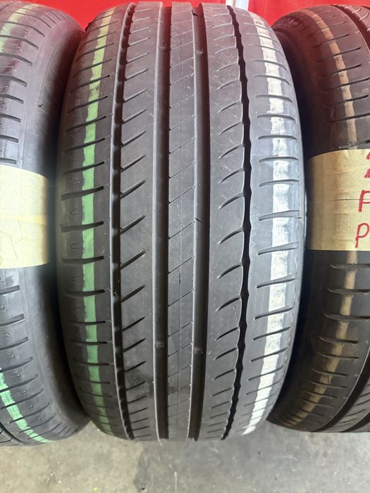 Pneus 235/55/17 Michelin + Pirelli Impecaveis