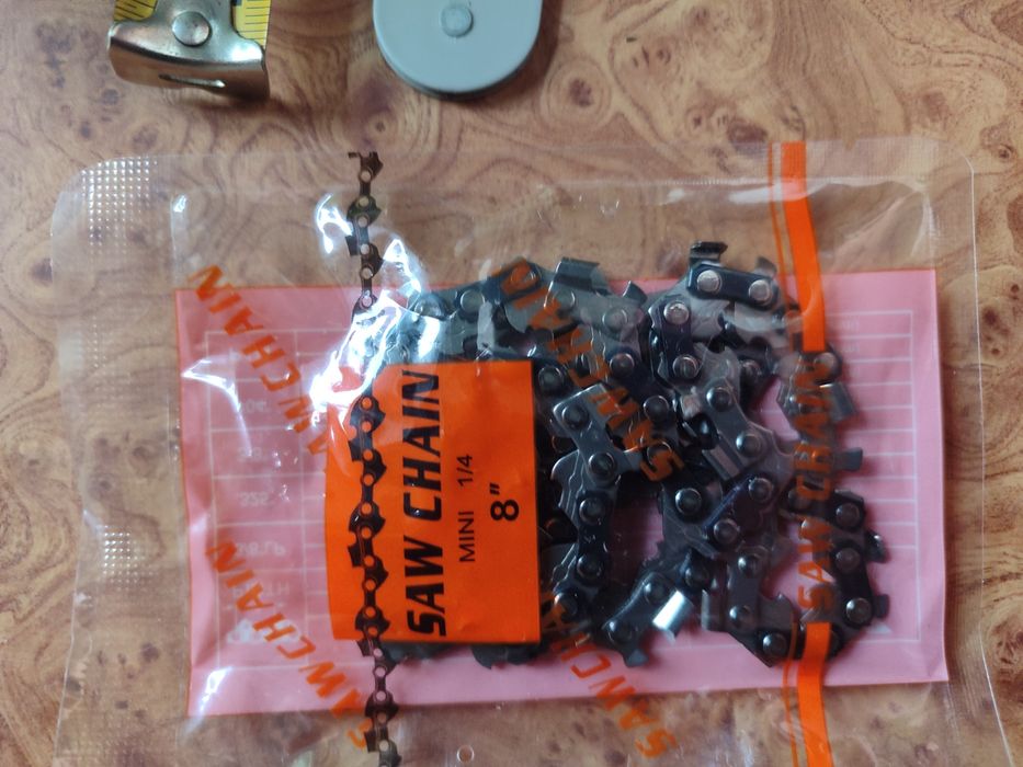 Акумуляторна міні пила