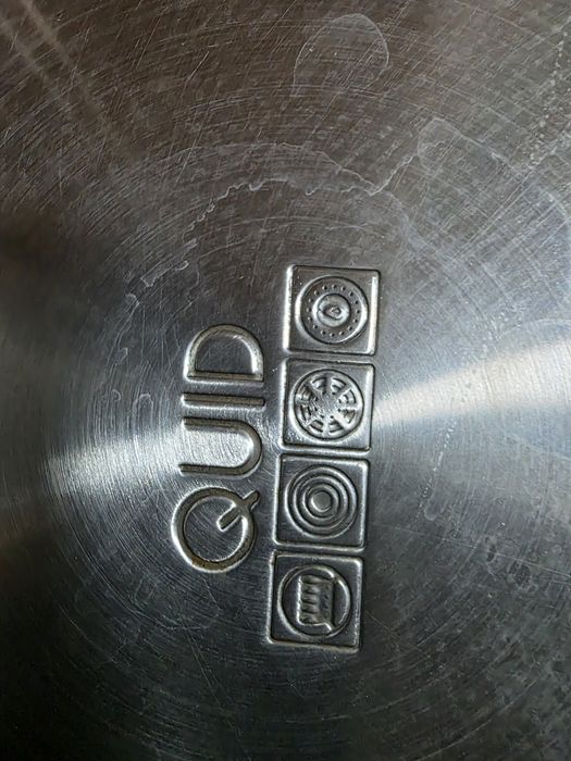 Panela grande impecável