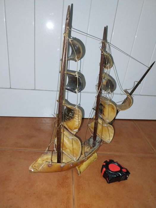 Caravela Antiga em Chifre de Animal