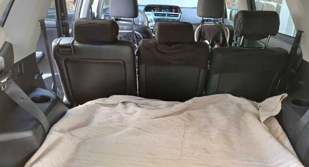 Toyota Prius+, Hibrido, 7 Lugares, Estimado, Económico