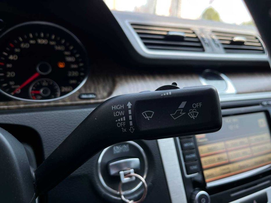 Volkswagen Passat 2012 року 1.8 Бензин АКПП Кредит/Обмін/Лізинг