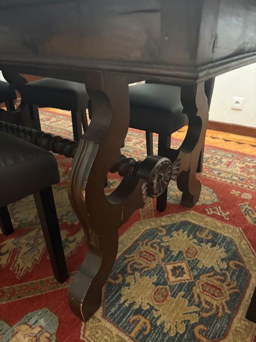 Mesa de sala (em madeira)