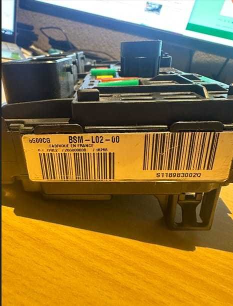 BSM L02-00 Peugeot/Citröen Caixa de fusíveis