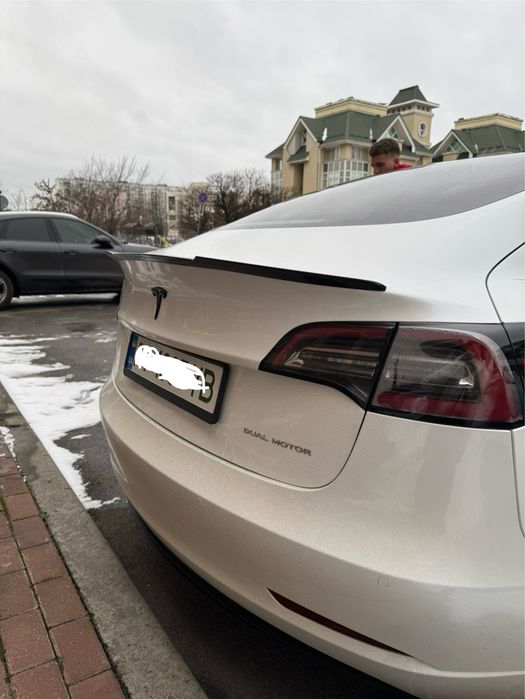 Спойлер Тесла 3/У чорний глянець