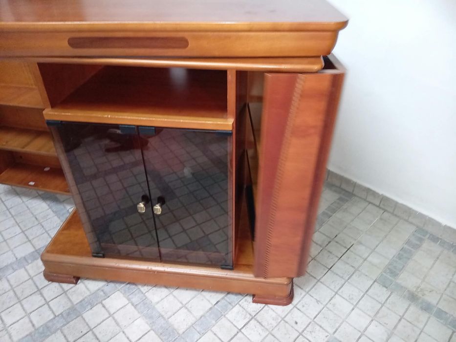 Movel  de televisão com tampo giratório