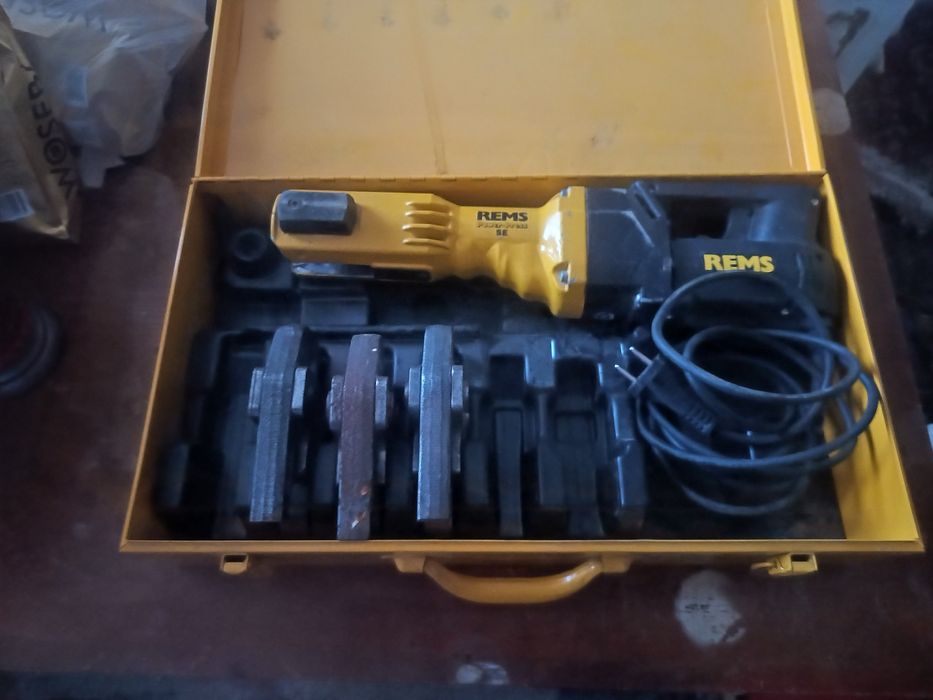 Zaciskarka rems z szczekami M15,18,28