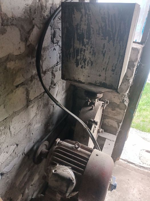 Продам ДКУ Зернодробилку