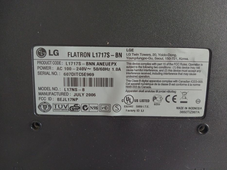 Monitor LG com cabo VGA