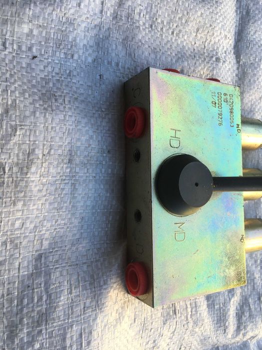Rozdzielacz hydrauliki roboczej