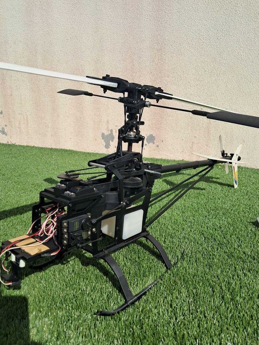 Helicóptero Telecomandado Century Hawk Pro